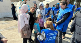 TÜRK-İŞ kadın heyeti deprem bölgesinde