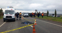 Yol çalışması yapan işçilere hafif ticari araç çarptı: 3 ölü, 1 yaralı