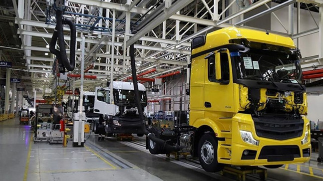 Hafif ticari araç ve kamyon ihracatından 2,4 milyar dolar – Son Dakika Ekonomi Haberleri