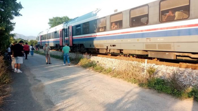 Yolcu treni çarptı! 2 yaşındaki Abdülhamit’ten acı haber…