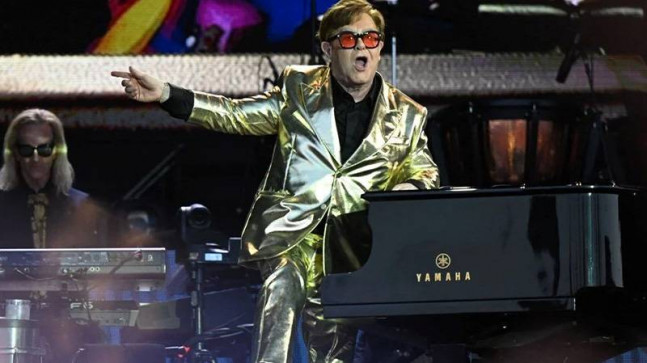 Elton John, İngiltere’de son konserini verdi