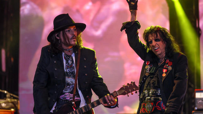 Johnny Depp'li Hollywood Vampires grubu İstanbul'da sevenleriyle buluştu! Konserden çok özel anlar