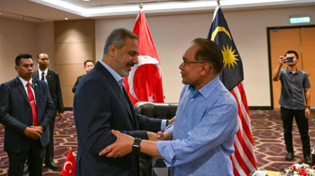 Dışişleri Bakanı Hakan Fidan, Malezya Başbakanı’na konuk oldu