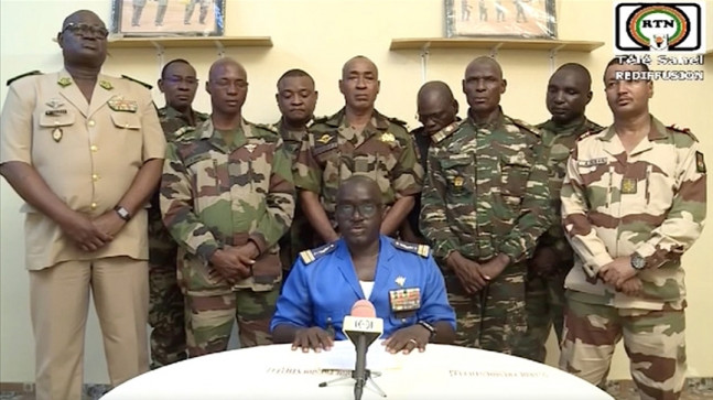 Nijer’de cunta, askeri müdahaleye karşı hava sahasını kapattı