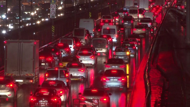 Yarıyıl tatilinin bitmesiyle birlikte İstanbul’da trafik yoğunluğu oluştu – Son Dakika Türkiye Haberleri