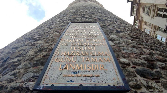 Galata Kulesi isim tabelasına döndü