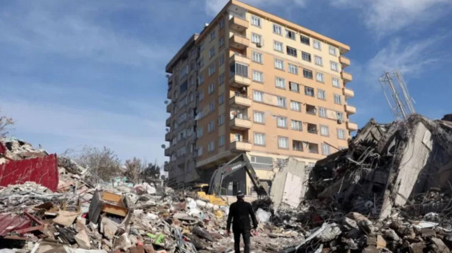 Depremzede sağlık hattına 98 bin 975 başvuru oldu