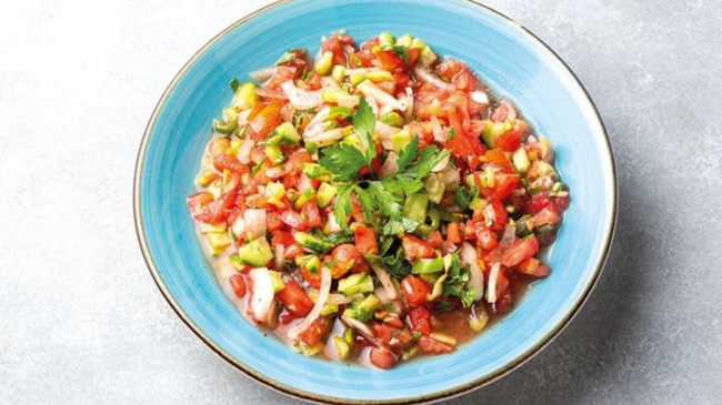 Çoban salatası mı cacık mı?