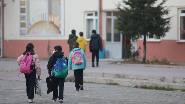 Depremin ardından 71 ilde ikinci dönemin ilk zili çaldı – Son Dakika Türkiye Haberleri