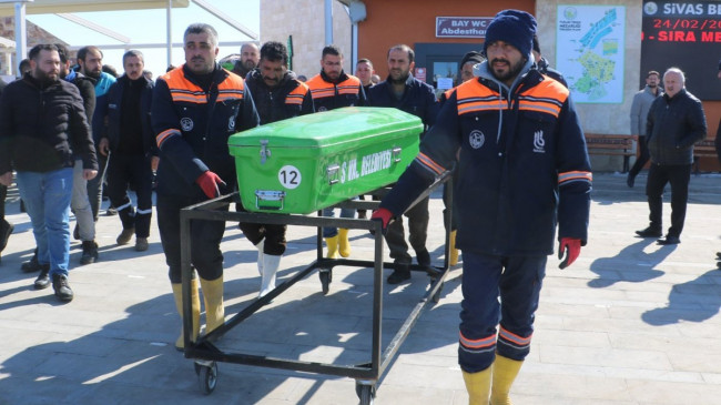 Kimsesiz depremzede Sivas’ta toprağa verildi