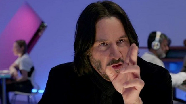 Keanu Reeves’in hayranıyla başı dertte