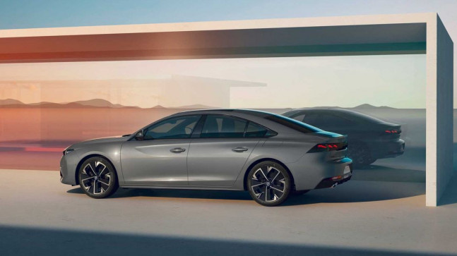 Makyajlı 508'in üzerindeki örtü kalktı