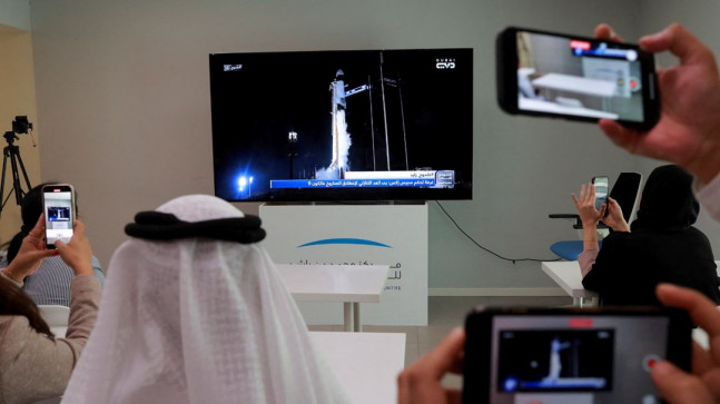 SpaceX, uzaya gönderilecek roketteki teknik arıza nedeniyle fırlatmayı durdurdu