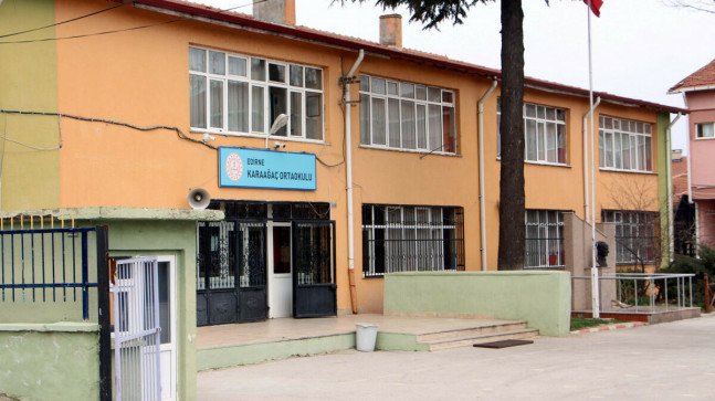 Edirne’de ortaokul öğrencisi kız, 5 arkadaşını bıçakla yaraladı