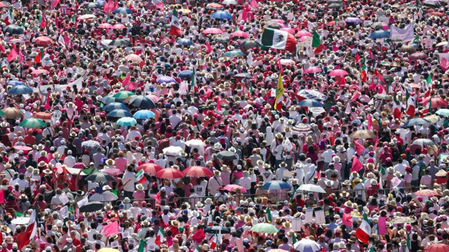 Meksika’da on binlerce kişi sokağa çıktı: Devlet Başkanı protesto edildi