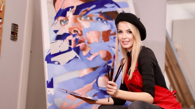 Modada zamansız tasarımlar, kadın portrelerinde hayat buldu