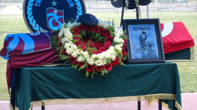 Trabzonspor’un efsanesi Ahmet Suat Özyazıcı’ya veda – Son Dakika Spor Haberleri