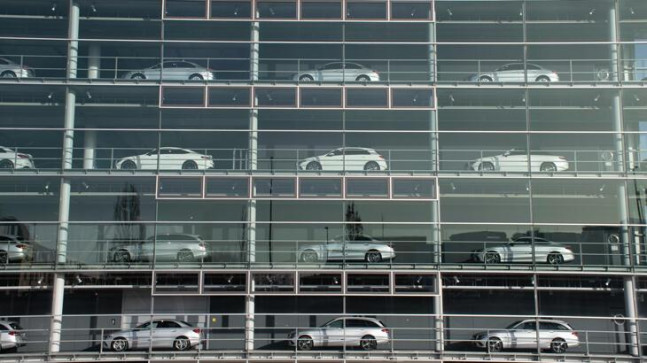 Güney Kore’den lüks otomobil devi Mercedes’e ceza!
