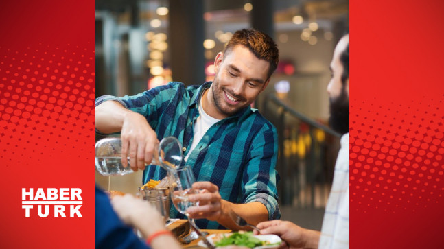 Yemek sırasında su içmek bakın nelere neden oluyor!