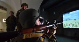 Ukrayna’da Rus birliklerle mücadele için askerlere sanal eğitim veriliyor