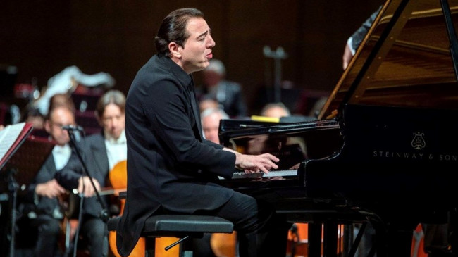 Fazıl Say depremzedeler için Paris’te konser veriyor