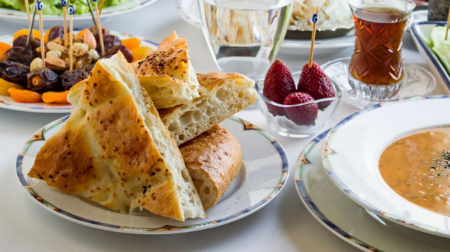 İftarda “çorbadan sonra en az yarım saat ara verilmeli” tavsiyesi