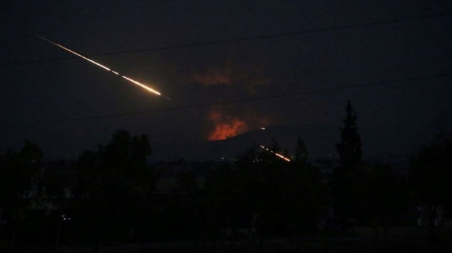 ABD, Deyrizor’da İran destekli terörist gruplara hava saldırısı düzenledi – Son Dakika Dünya Haberleri