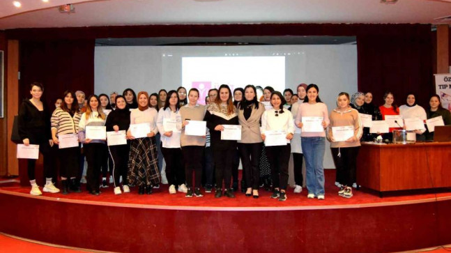 Anne adayları için doğum ve bebek bakımı anlatıldı