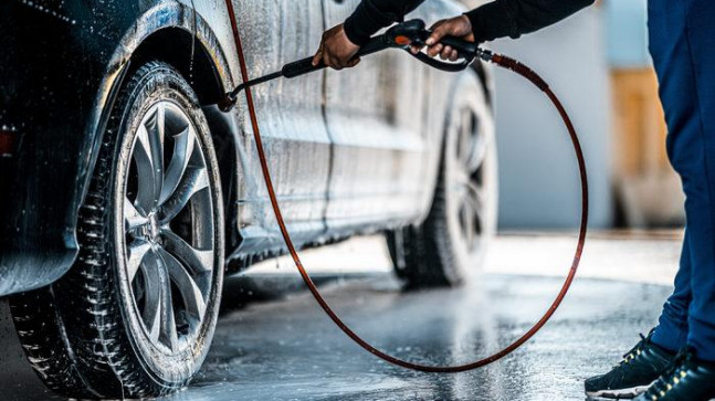 Elektrikli araçlar oto yıkama makinelerinden geçebilir mi? İşte cevabı…