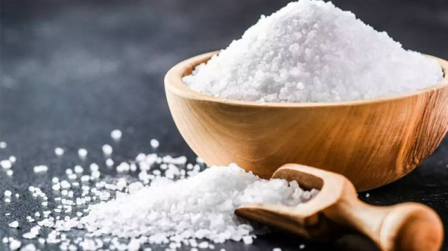 Fazla tuz tüketenlere uyarı; hipertansiyon ve böbrek hasarına yol açıyor!