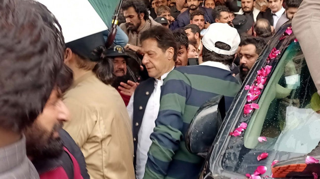 Pakistan’ın eski Başbakanı Khan için tutuklama emri çıkarıldı – Son Dakika Dünya Haberleri