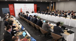 Sağlık Bakanı Koca, İstanbul'daki kamu hastanelerinin başhekimleriyle bir araya geldi