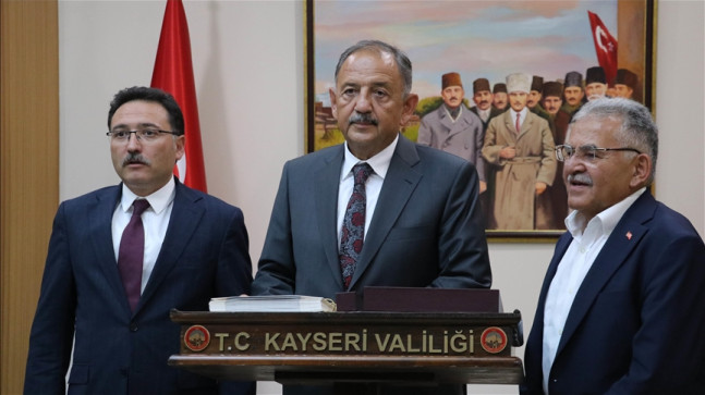 Birinci işimiz bir an önce deprem bölgesindeki konutları yapmak