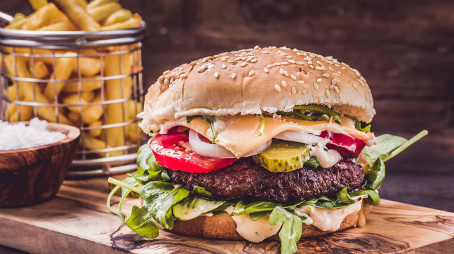 Domates krizi fastfood’a da yansıdı! Burger King, McDonald’s ve Subway hamburger listelerinden çıkardı!
