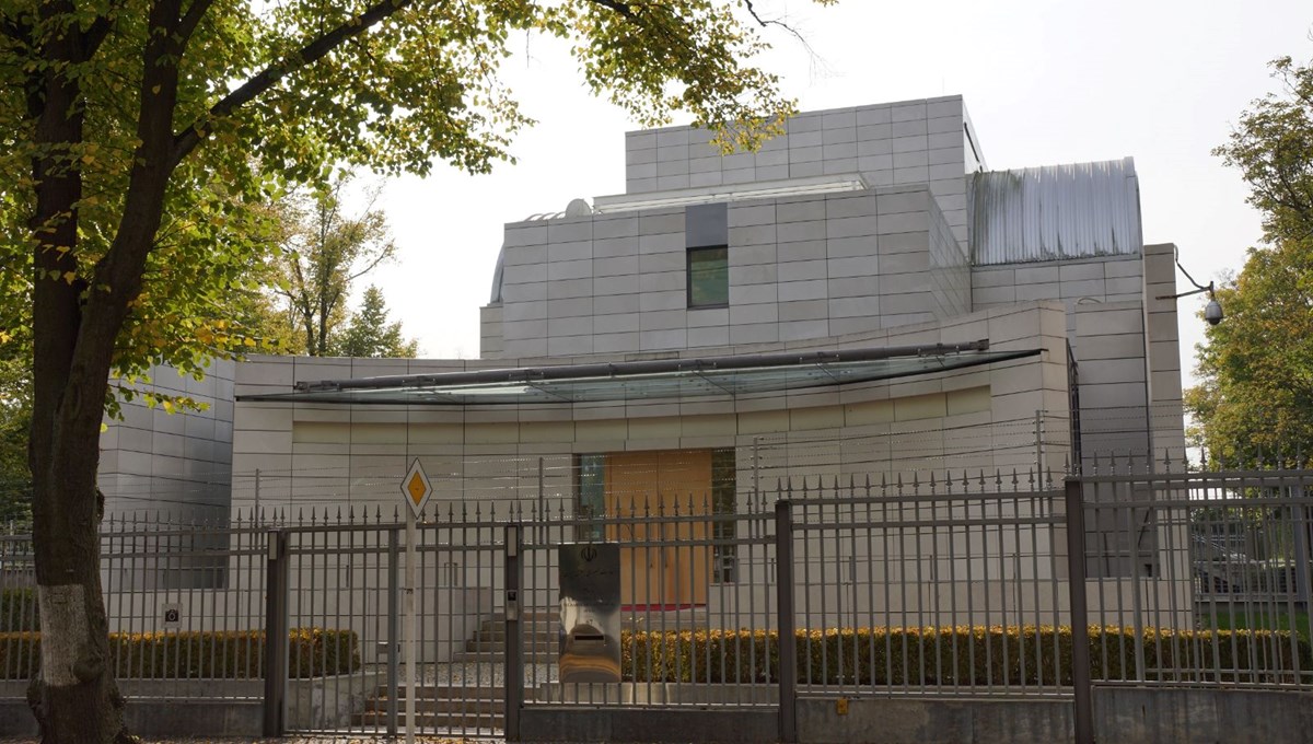 Alman hükümeti, İran'ın Berlin Büyükelçiliği'ndeki 2 çalışanını istenmeyen kişi ilan etti