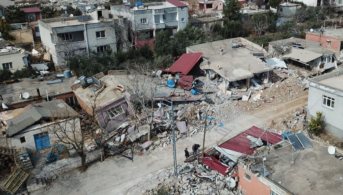 Depremde 200 evden 10'u ayakta kaldı