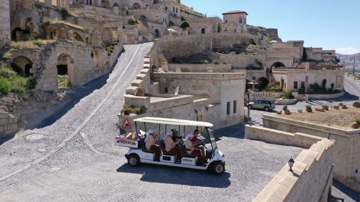 Ürgüp'te yıkılmaya yüz tutmuş tarihi konaklar, turizme kazandırıldı