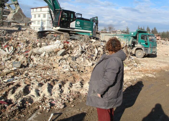 Hatay'da 5 evi ve 1 dükkanı yıkılan gurbetçi: Bir canımız kaldı