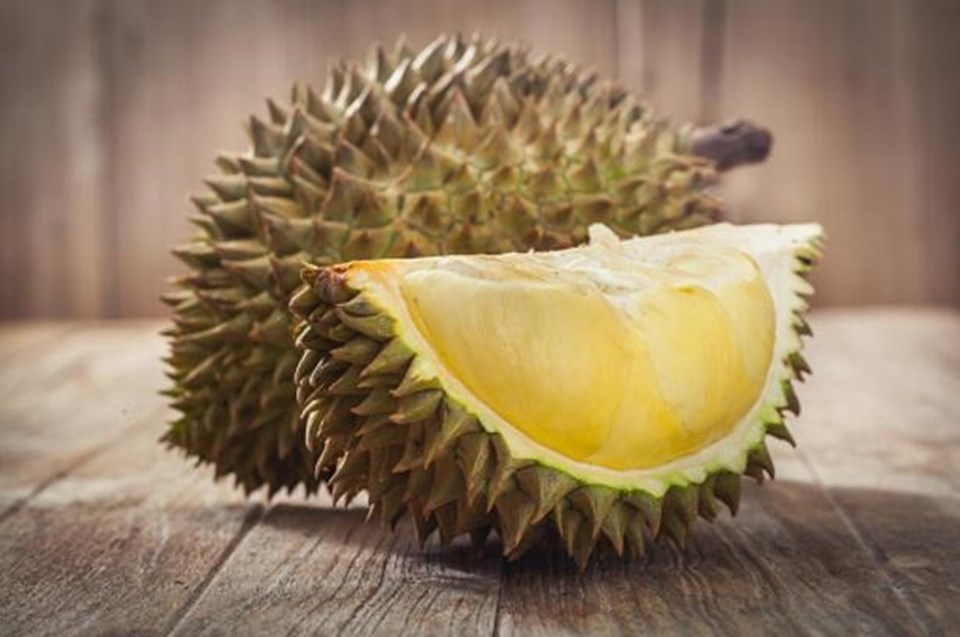 "Durian" meyvesi nedeniyle uçak İstanbul'a iniş yaptı - 1