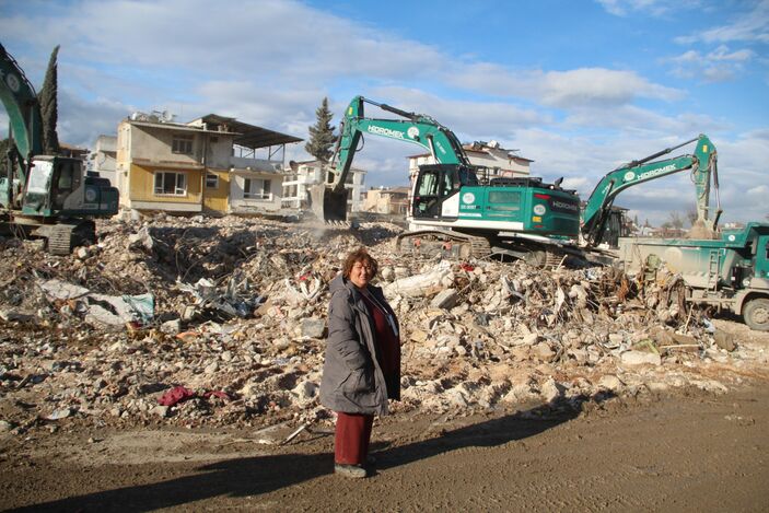 Hatay'da 5 evi ve 1 dükkanı yıkılan gurbetçi: Bir canımız kaldı