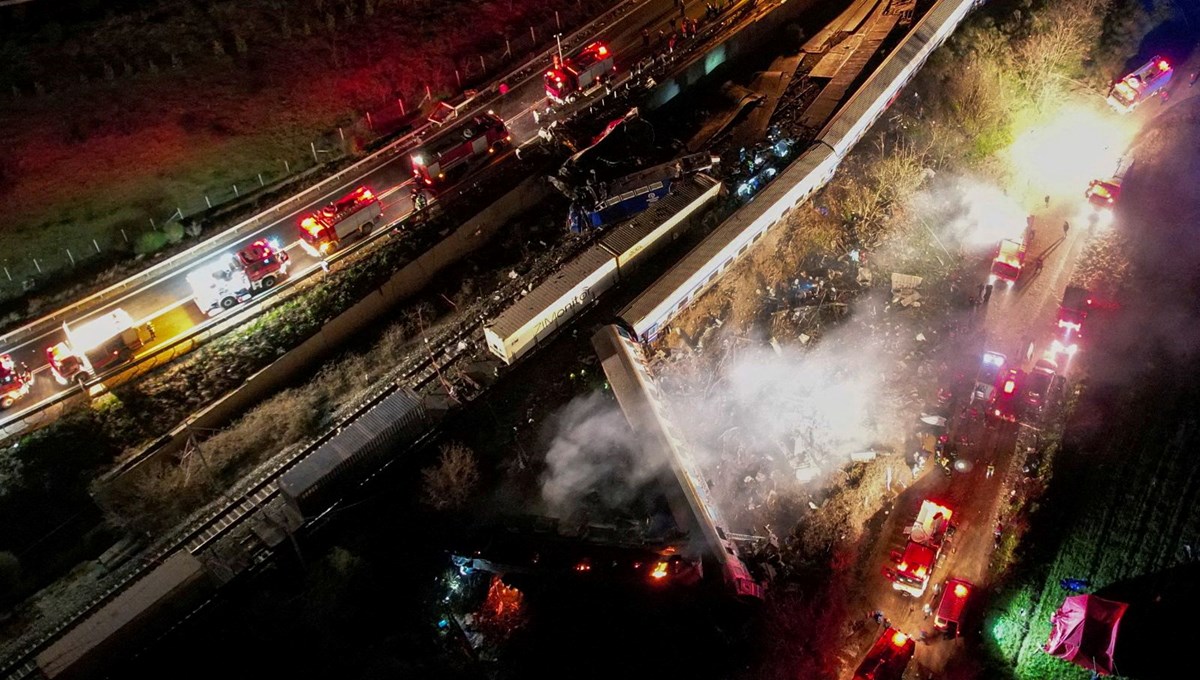 SON DAKİKA: Yunanistan'da iki tren çarpıştı: 16 kişi hayatını kaybetti, 85 yaralı var