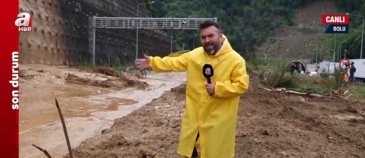 A Haber canlı yayınında heyelan anı! Oluk oluk şelale gibi aktı