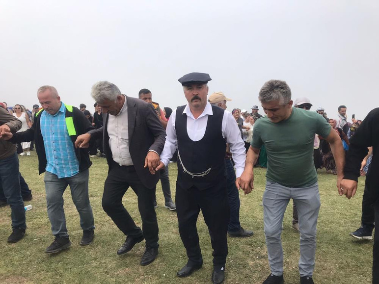 176. kez düzenlendi! Yoğun sis altında şenlik coşkusu yaşandı - Resim : 3