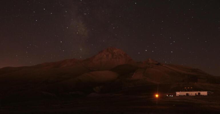 Perseid meteor yağmuru heyecanı Binlerce kişi toplandı