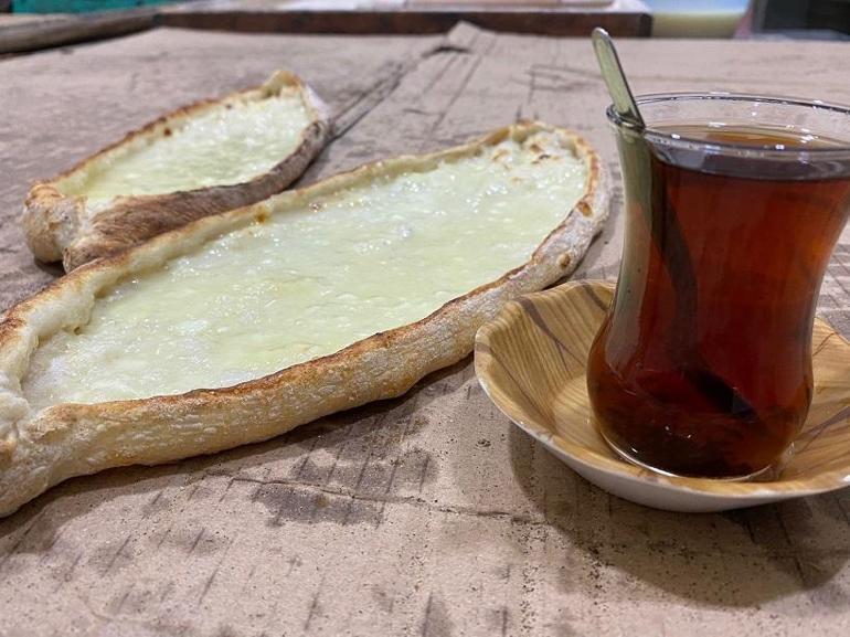 Türk mutfağının olmazsa olmazı: Pidelerin izinde yola çıkılacak adresler | 8 ŞEHİR 8 ÖNERİ